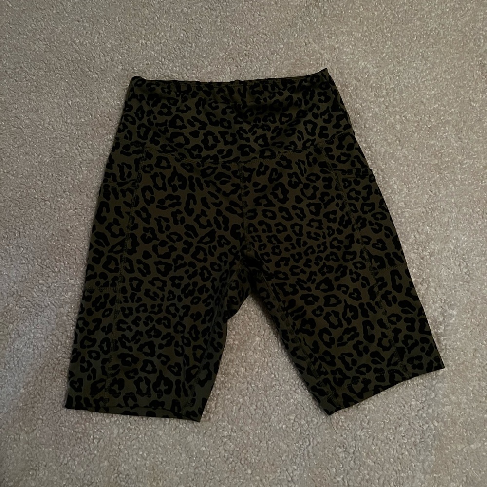 Love Charm - leopard print biker shorts